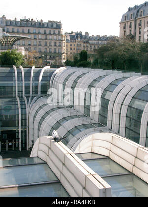 découvrez nos services de rénovation pour les halles à paris, alliant expertise et qualité pour transformer vos espaces avec élégance et modernité.