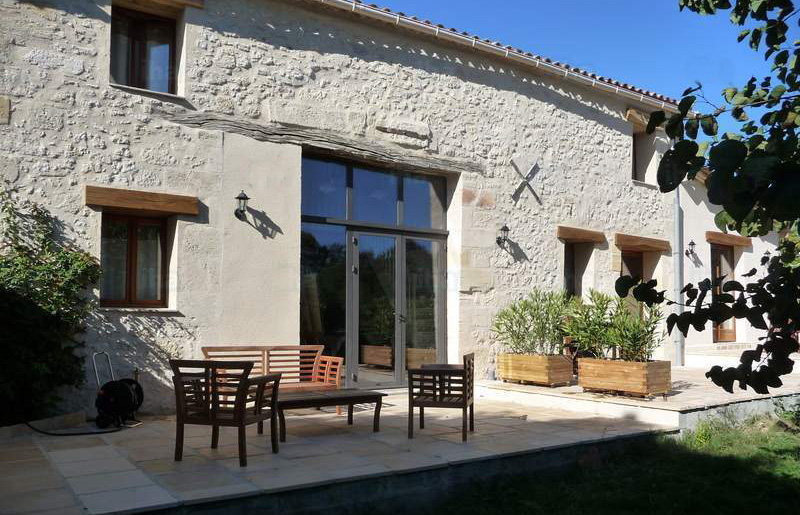 découvrez nos conseils et astuces pour la rénovation de votre maison ancienne, alliant charme d'antan et confort moderne pour un résultat exceptionnel.