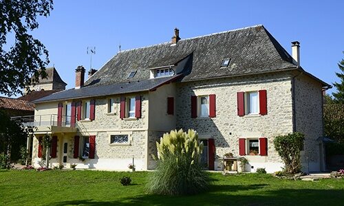 découvrez la transformation spectaculaire d'une maison en pierre avec notre projet de rénovation avant/après. inspirez-vous de nos conseils et idées pour redonner vie à votre habitat en pierre.