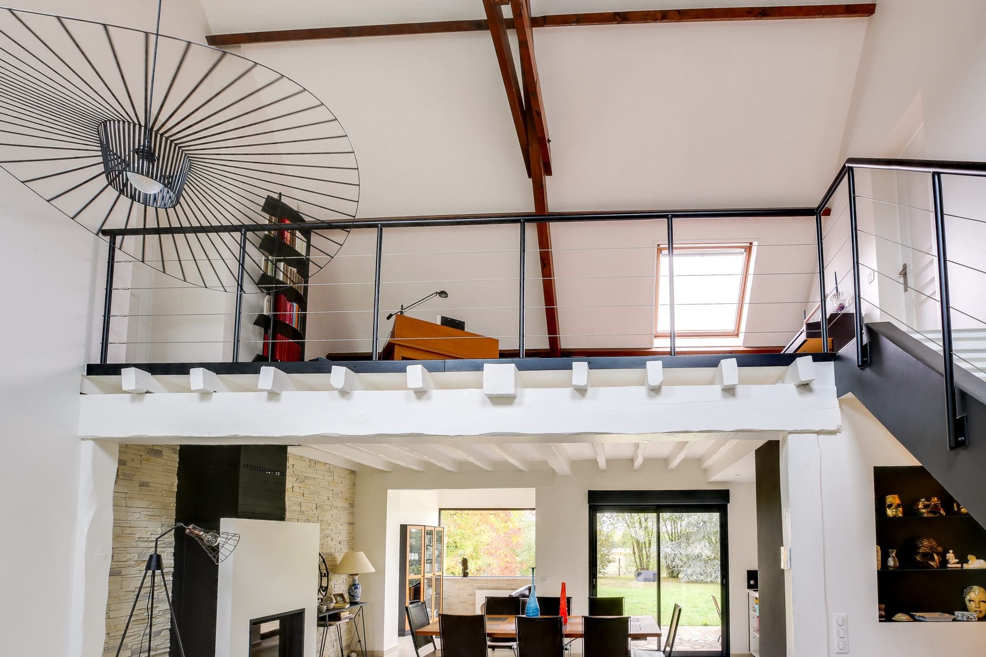 découvrez nos conseils pour choisir le professionnel idéal pour la rénovation de votre maison et garantir des travaux de qualité.