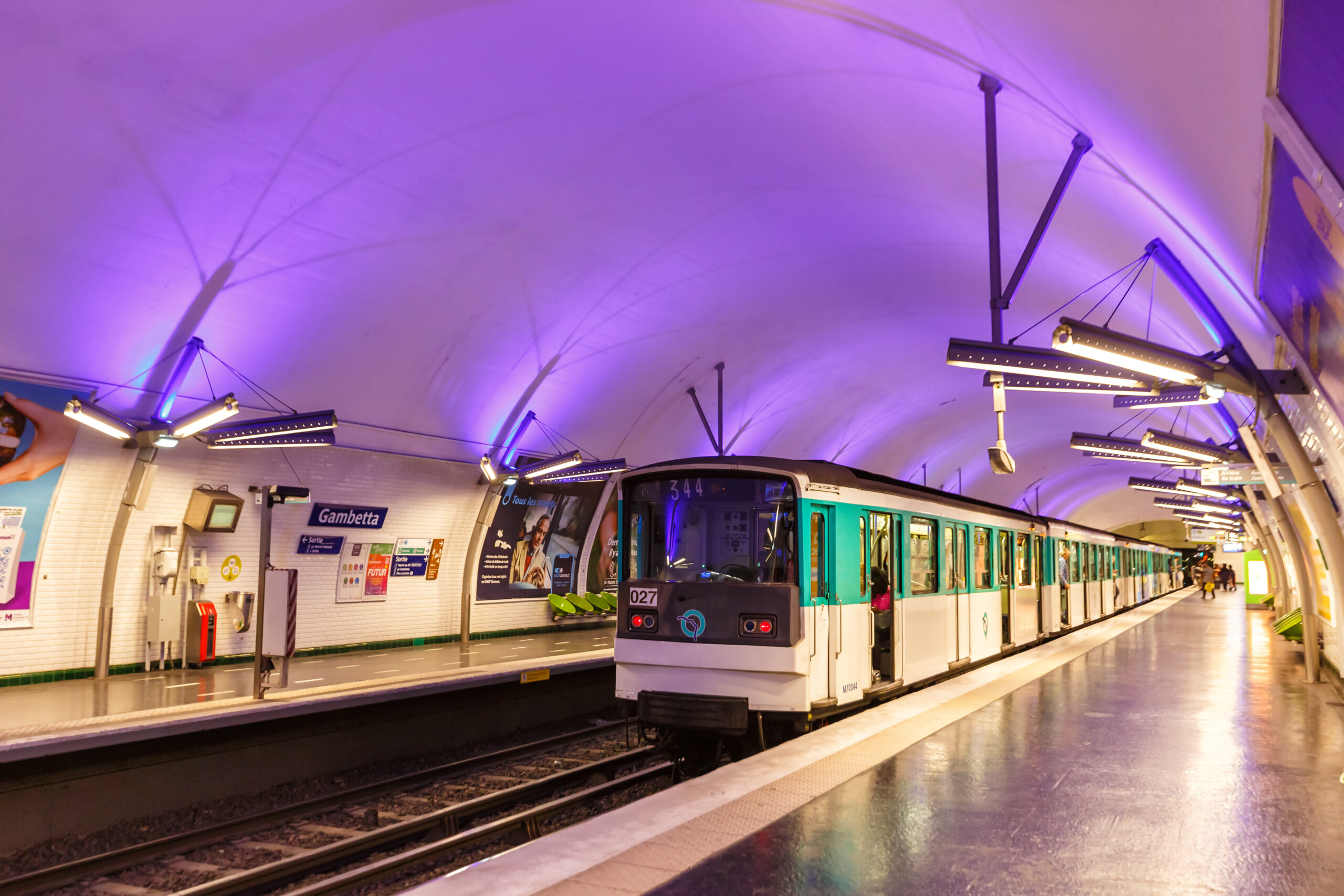 découvrez nos services experts en rénovation pour les stations de métro à paris, alliant sécurité, modernité et confort pour les usagers.