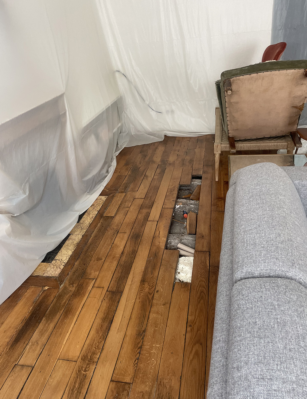 découvrez nos services de rénovation de parquet à paris en 2025. expertise, qualité et savoir-faire pour sublimer vos sols en bois.