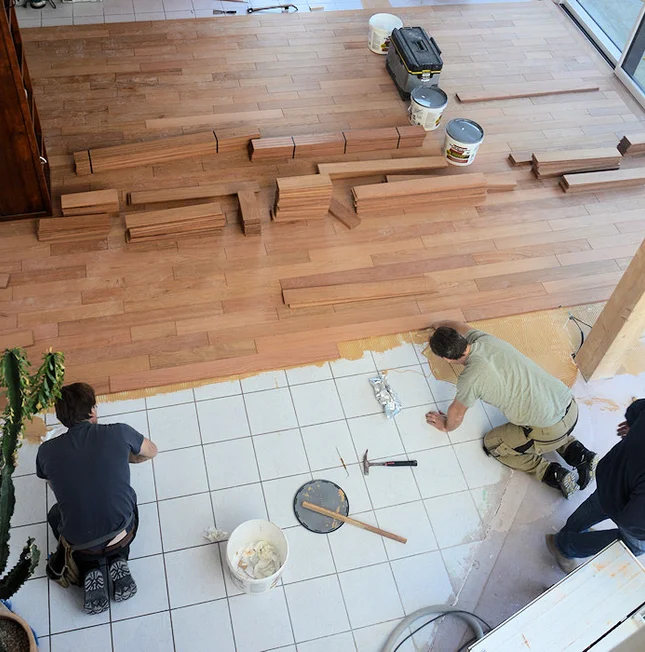 expert en rénovation de parquet à paris en 2025, nous redonnons vie à vos sols avec savoir-faire et matériaux de qualité. contactez-nous pour un devis personnalisé.