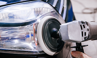 découvrez notre service expert de rénovation de phare à domicile près de paris. donnez une nouvelle vie à vos phares rapidement et efficacement, directement chez vous.