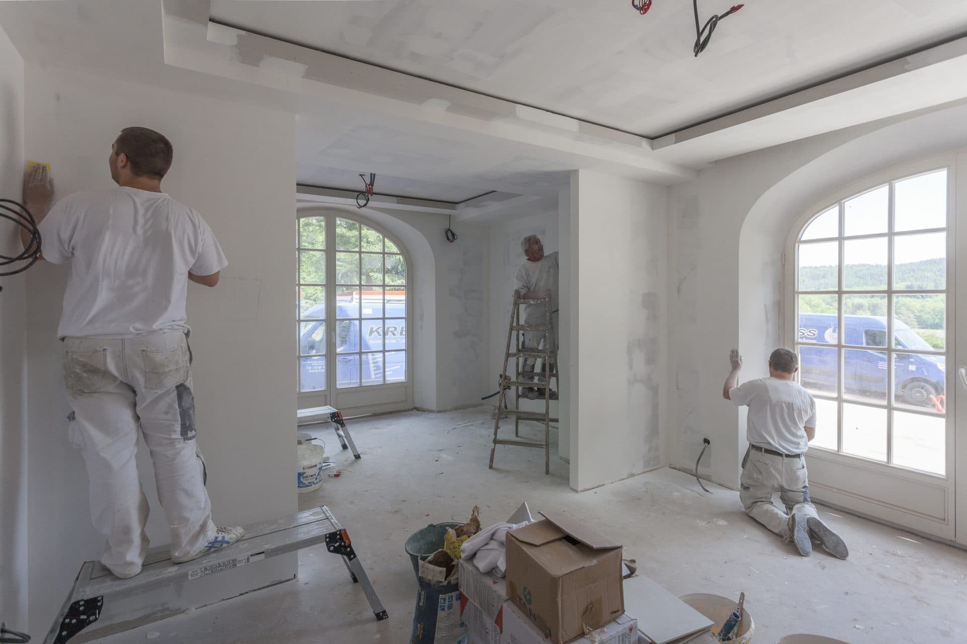 découvrez les prix au m² pour la rénovation et apprenez à estimer votre budget efficacement pour concrétiser vos projets de rénovation avec succès.