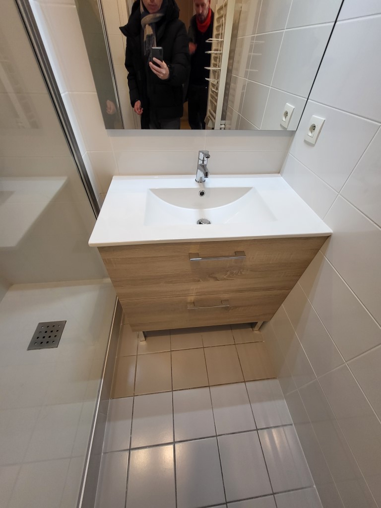 découvrez nos services de rénovation de salle de bain à darvault pour transformer votre espace en un lieu moderne, fonctionnel et élégant. devis personnalisé et expertise locale.