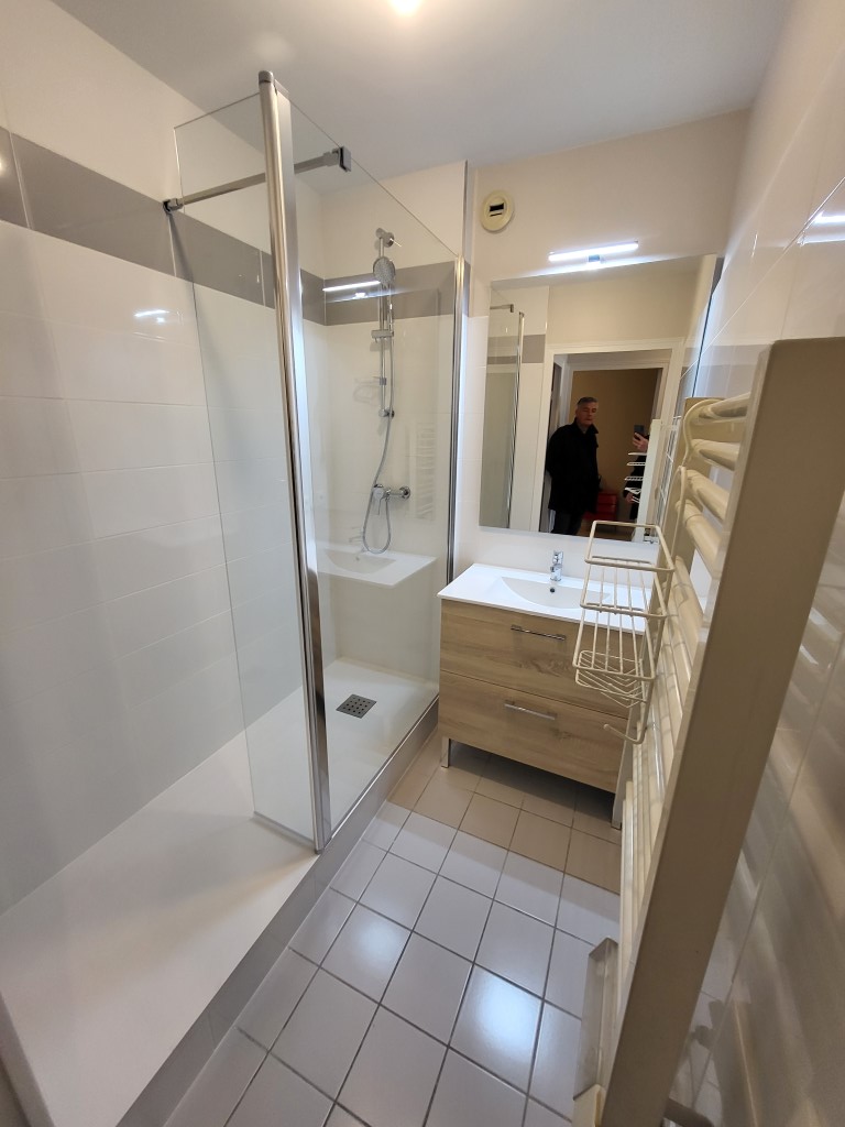 découvrez nos services professionnels de rénovation de salle de bain à darvault pour transformer votre espace avec style et fonctionnalité.