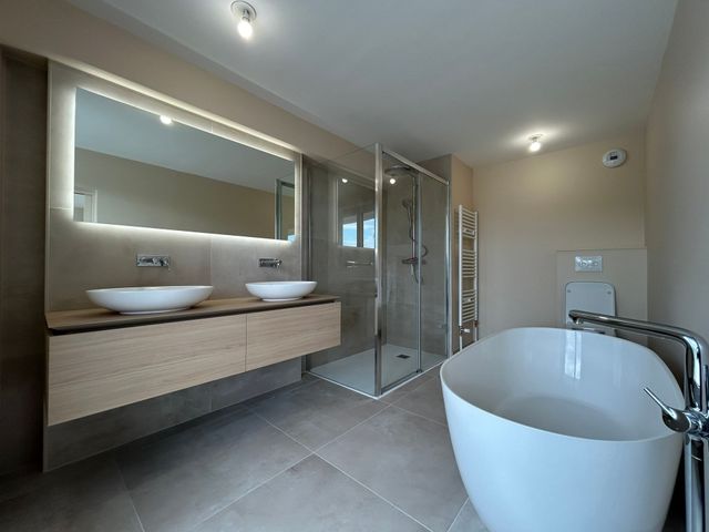 expert en rénovation de salle de bain à longvilliers, nous transformons votre espace avec des solutions sur mesure, qualité et design.