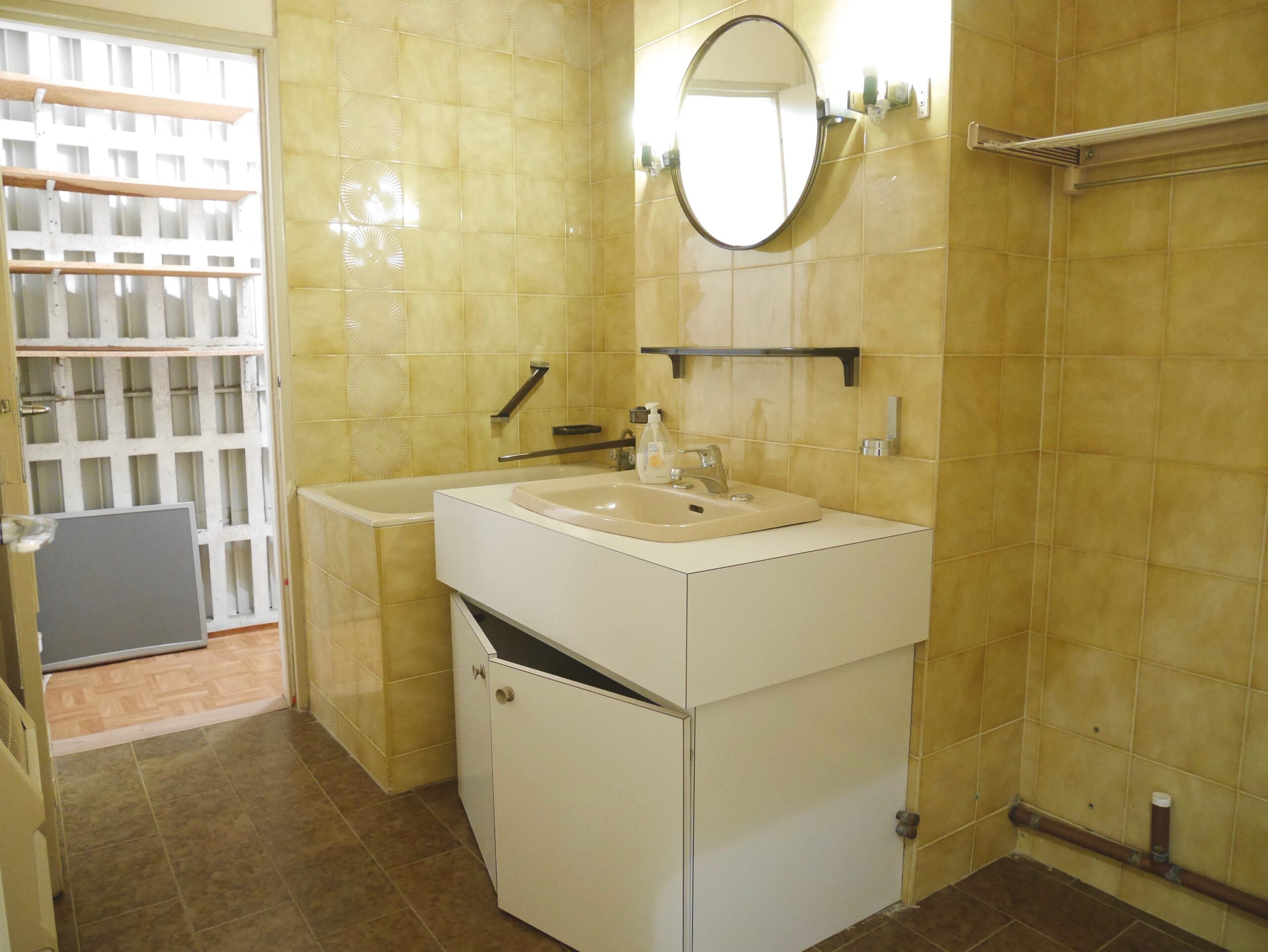 spécialistes en rénovation de salle de bain à maulette, nous transformons votre espace avec qualité et savoir-faire. devis gratuit et solutions sur mesure.