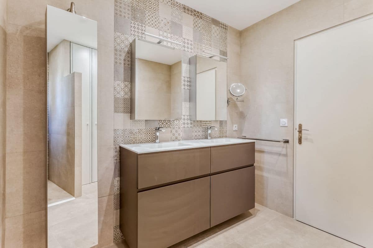 expert en rénovation de salle de bain à ormes, nous transformons votre espace avec qualité et savoir-faire. devis gratuit et conseils personnalisés.