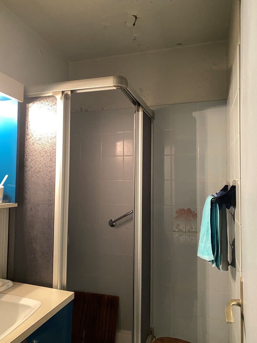 découvrez nos services experts de rénovation de salle de bain à paris. transformez votre espace avec des designs modernes et des finitions de qualité, adaptés à vos besoins et votre budget.