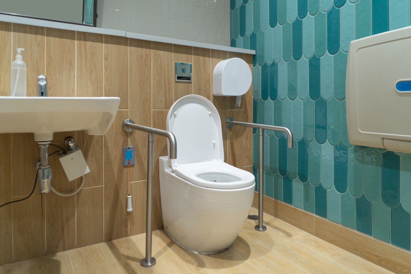 expert en rénovation de salle de bain pmr à montreuil, nous adaptons vos espaces pour un confort optimal et une accessibilité maximale. contactez-nous pour un projet sur mesure.