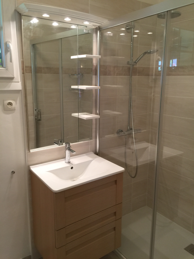 découvrez nos services de rénovation de salle de bain moderne à pontoise pour un espace élégant, fonctionnel et contemporain adapté à vos besoins.