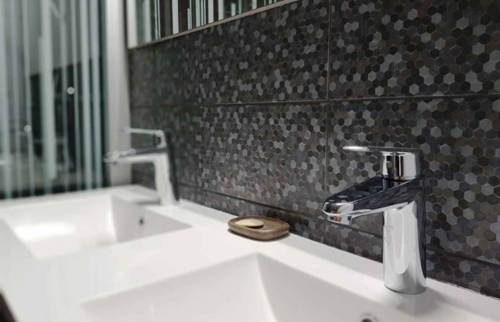 découvrez nos services de rénovation de salle de bain sur-mesure à crisenoy pour un espace alliant confort et design personnalisé.