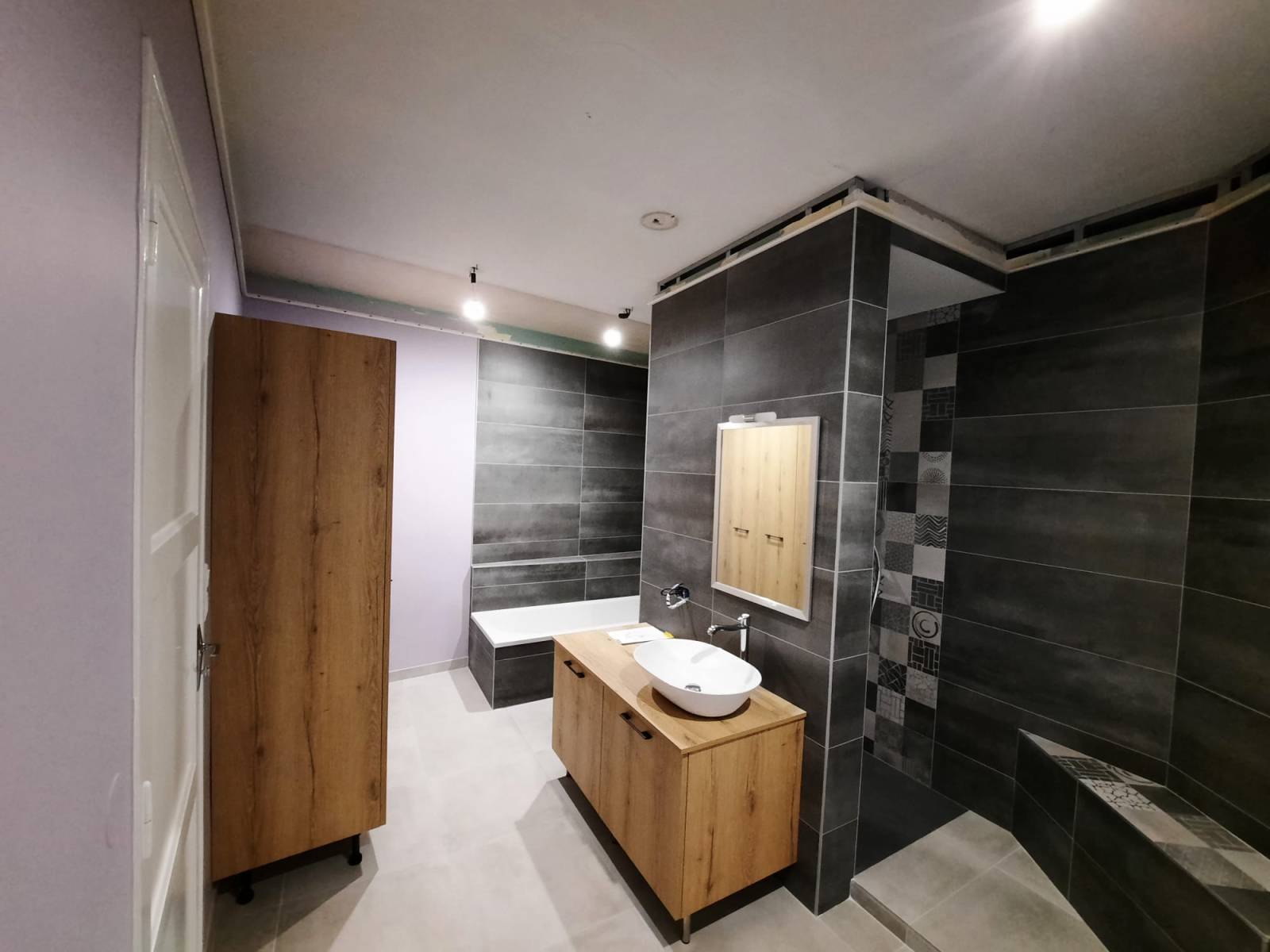 expert en rénovation de salle de bains à saint-clair-sur-epte, nous transformons votre espace avec qualité et savoir-faire pour un résultat moderne et fonctionnel.