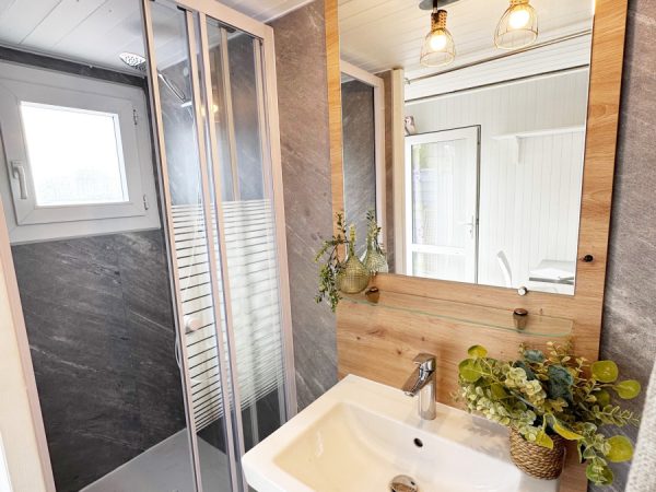 confiez la rénovation de votre salle de bains à monnerville en 2025 à des professionnels qualifiés. solutions sur mesure, matériaux de qualité, conseils personnalisés pour moderniser votre salle de bains selon vos envies.