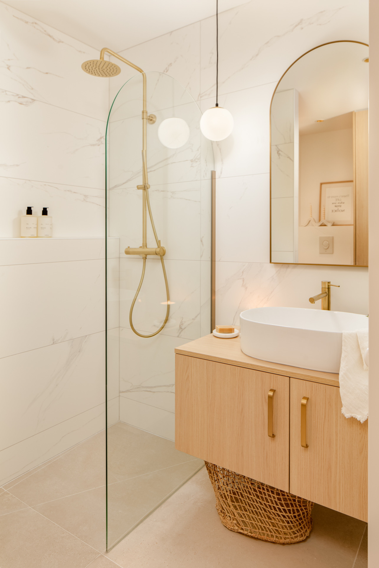 découvrez nos services de rénovation de salle de bains à sarcelles en 2025. transformez votre espace avec des solutions modernes et personnalisées pour un intérieur élégant et fonctionnel.