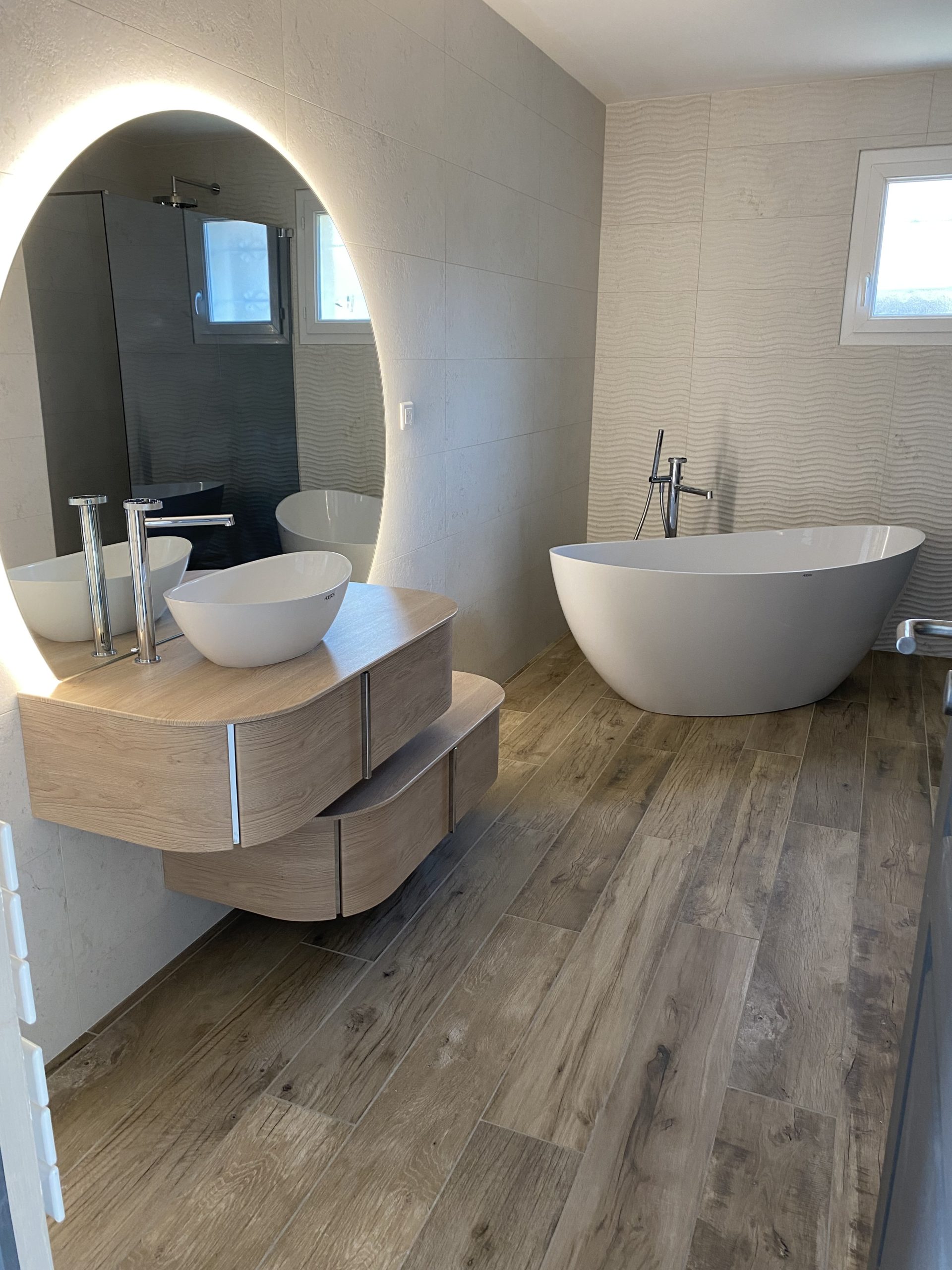 découvrez nos solutions expertes pour la rénovation de votre salle de bains, alliant design moderne et fonctionnalité optimale pour un espace confortable et élégant.