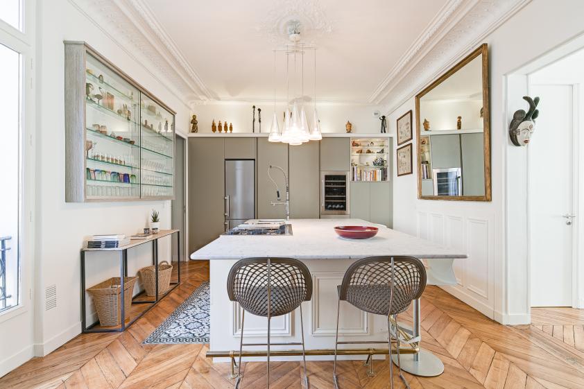 service de rénovation sérieuse à paris 8, quartier haussmann. expertise, qualité et respect des délais pour tous vos travaux de rénovation d’intérieur et de façade.