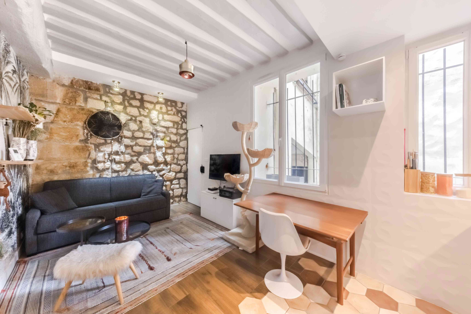 découvrez nos solutions de rénovation pour studio de 30m2, optimisant l'espace et modernisant votre intérieur avec style et fonctionnalité.