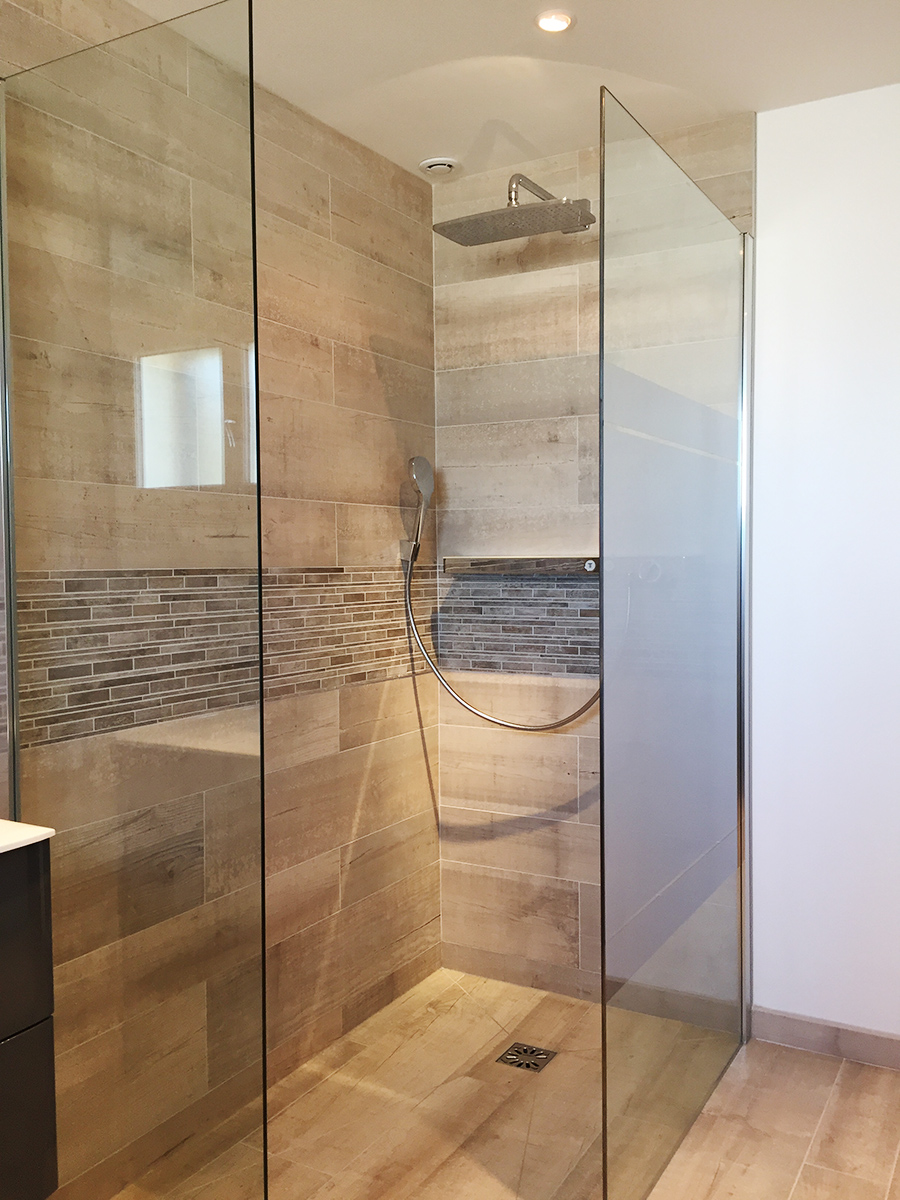 découvrez notre service de rénovation sur-mesure pour salle de bain, alliant design personnalisé et qualité d'exécution pour un espace unique et fonctionnel.