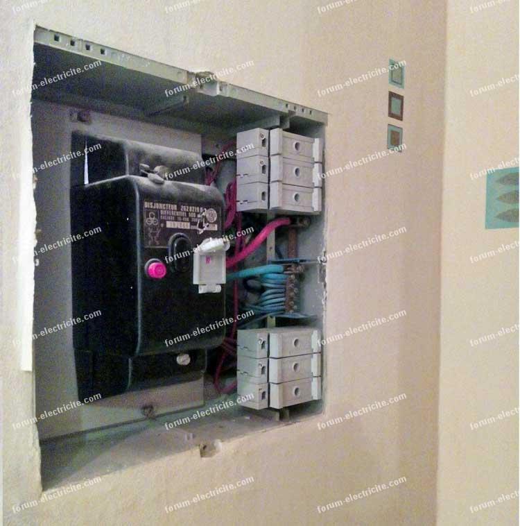 renovation tableau electrique 2 service professionnel de rénovation de tableau électrique pour garantir sécurité et conformité de votre installation électrique. devis rapide et intervention à domicile.