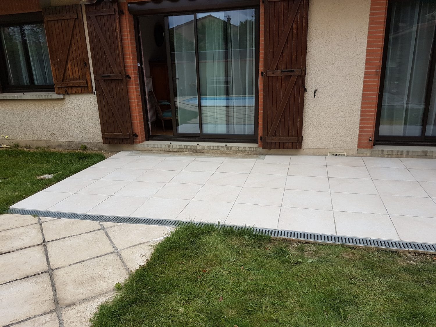 découvrez nos solutions de rénovation de terrasse pour transformer votre espace extérieur en un lieu élégant et confortable. conseils, matériaux et astuces pour une terrasse rénovée avec succès.