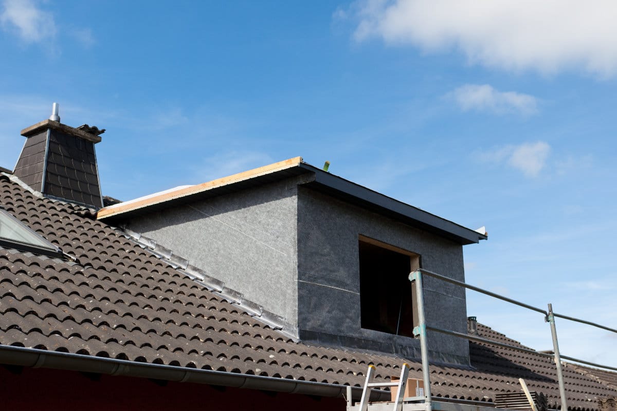 renovation toiture et valorisation 3 expert en rénovation de toiture et valorisation de votre bien immobilier, nous offrons des solutions durables pour protéger et embellir votre maison.