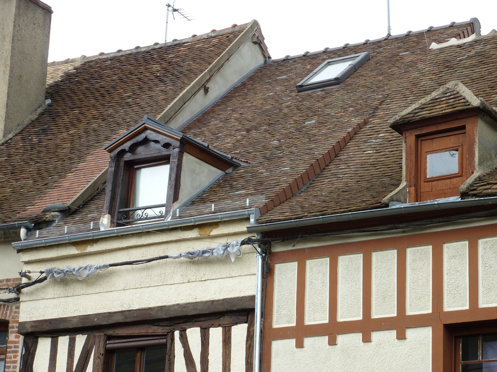 renovation toiture tuiles 2 expert en rénovation de toiture en tuiles, nous proposons des services de réparation, remplacement et entretien pour assurer la durabilité et l'étanchéité de votre toit.