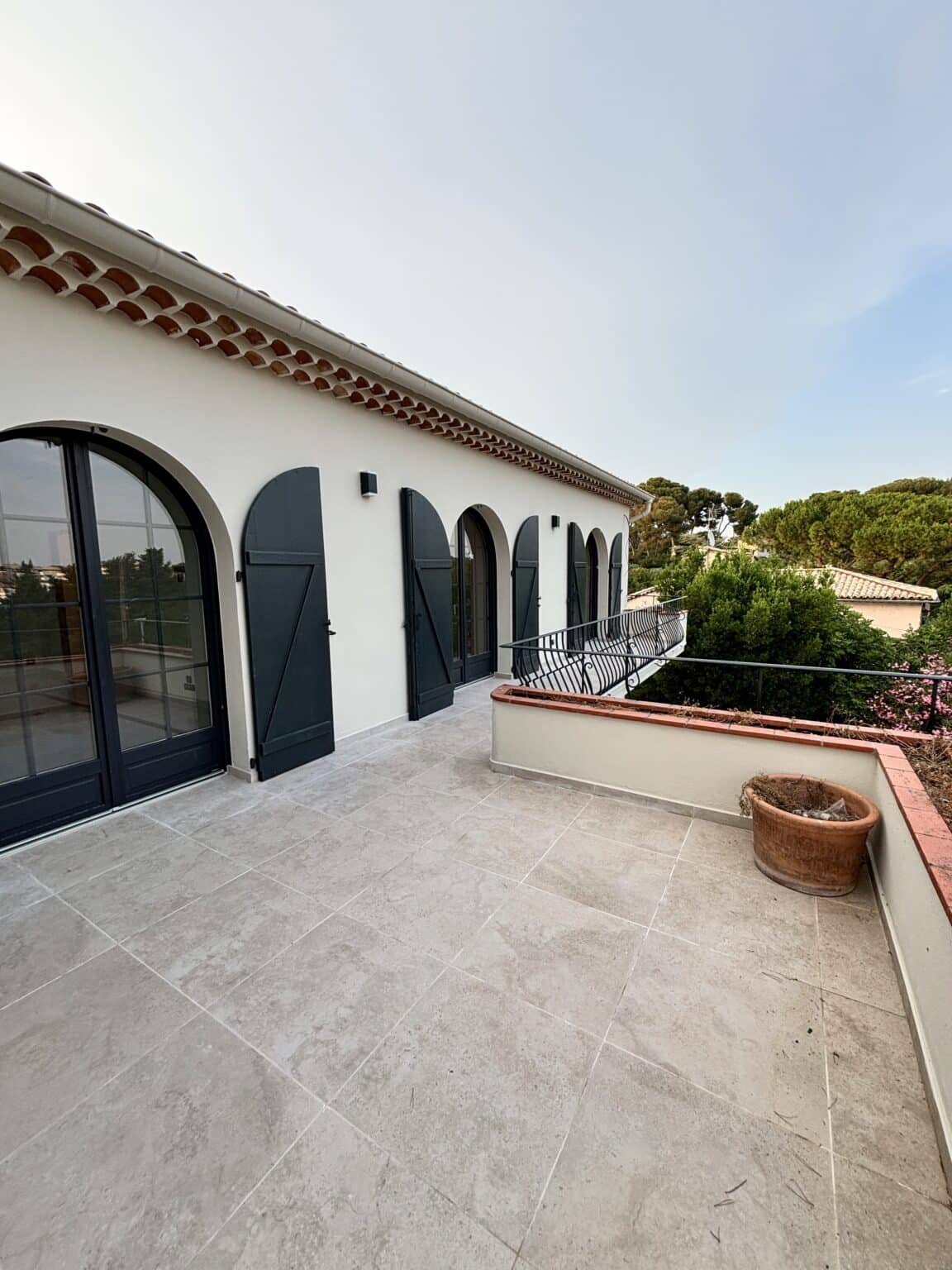 découvrez nos services de rénovation totale pour transformer votre maison avec expertise et qualité. solutions personnalisées pour un intérieur moderne et fonctionnel.