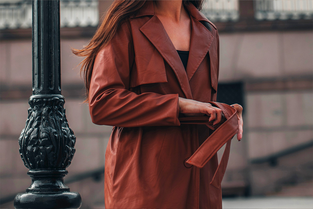 service expert de rénovation de veste en cuir à paris : redonnez vie à votre vêtement avec un savoir-faire artisanal et des techniques professionnelles.