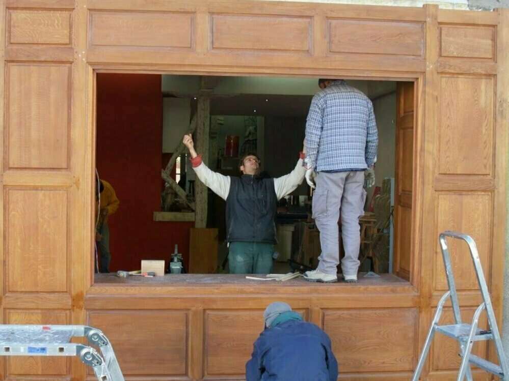 expert en rénovation de vitrines de boutique à paris 15, nous transformons votre façade pour attirer plus de clients avec un design moderne et soigné.