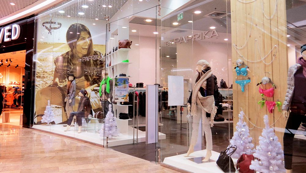 expert en rénovation de vitrine pour boutique à paris 15. donnez un nouveau souffle à votre commerce avec une vitrine modernisée et attrayante.