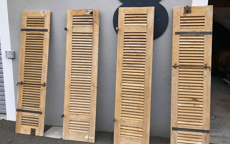 service expert de rénovation de volets en bois à paris en 2025. restaurez la beauté et la fonctionnalité de vos volets avec des artisans qualifiés.