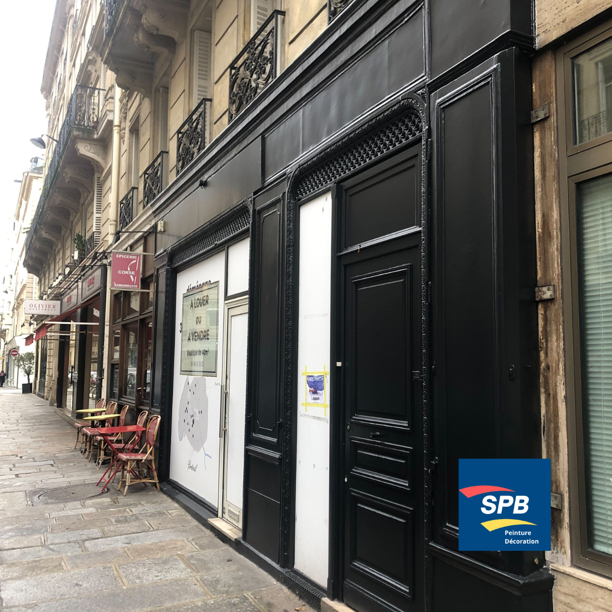 spécialistes en rénovation de volets en bois à paris, nous redonnons vie à vos menuiseries avec savoir-faire et matériaux de qualité. contactez-nous pour un devis personnalisé.