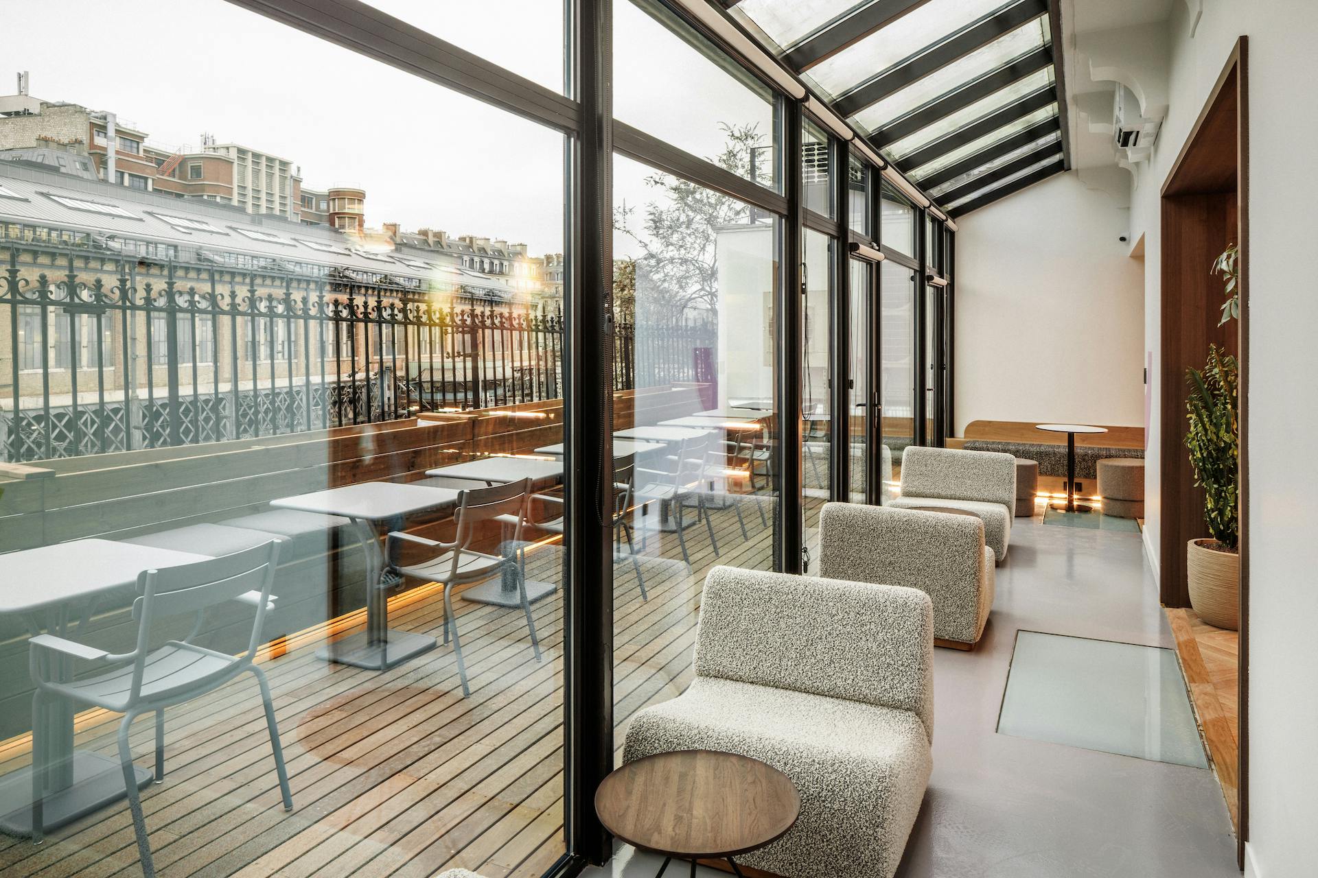 renover bureaux a paris avec expert 2 confiez la rénovation de vos bureaux à paris à un expert pour un espace moderne, fonctionnel et adapté à vos besoins professionnels.