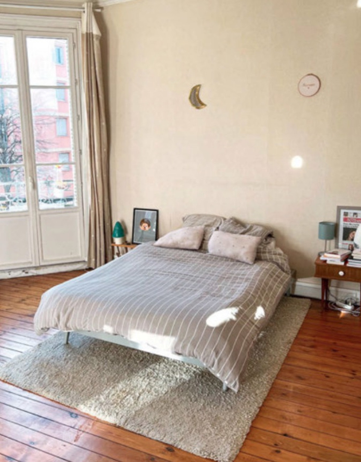 découvrez nos conseils pour rénover votre chambre à petit prix, avec des astuces pratiques et des estimations de coûts pour tous les budgets.