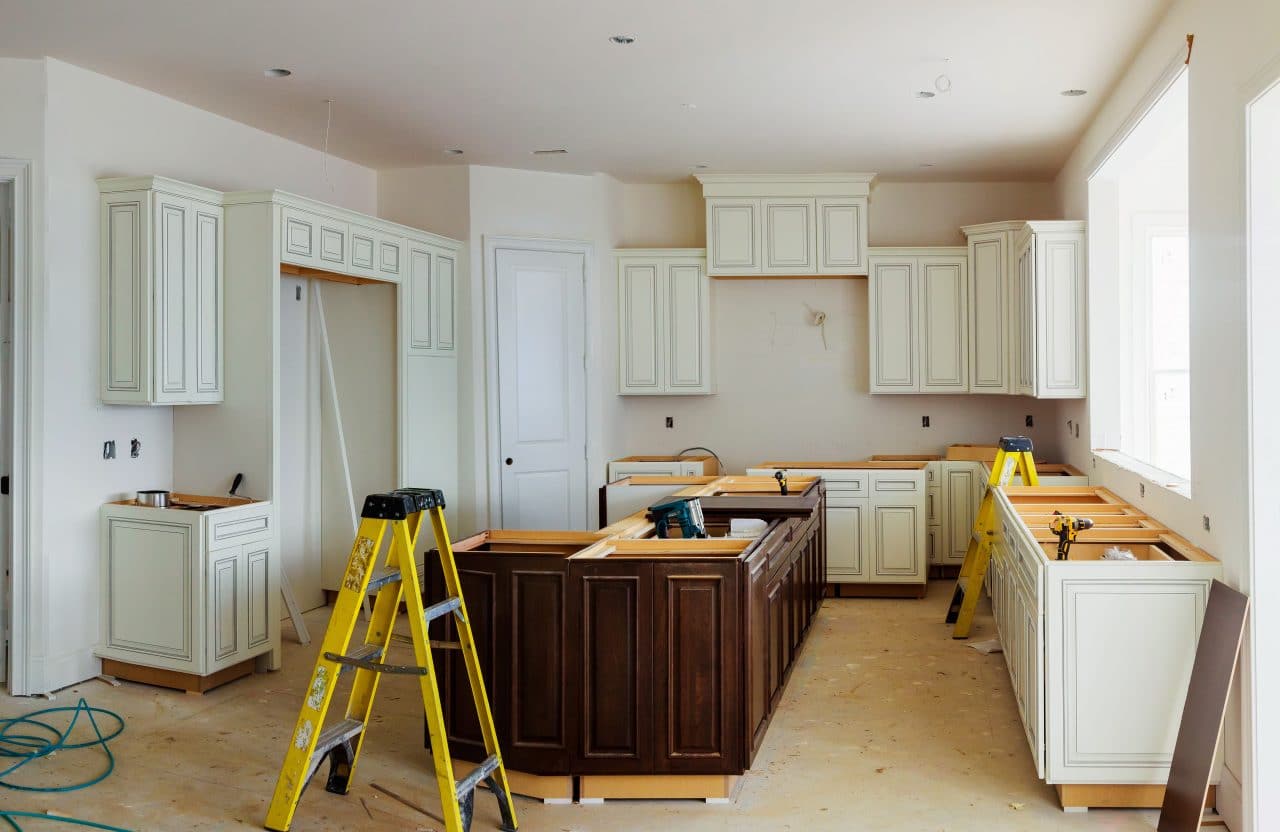 découvrez comment rénover votre cuisine facilement avec nos conseils pratiques, idées inspirantes et astuces pour un espace moderne et fonctionnel.