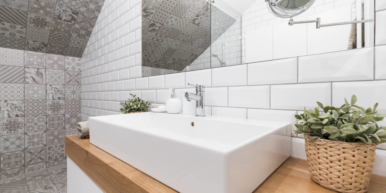 découvrez nos conseils et astuces pour rénover la faïence de votre salle de bain facilement et avec style. transformez votre espace avec des idées inspirantes et des matériaux de qualité.