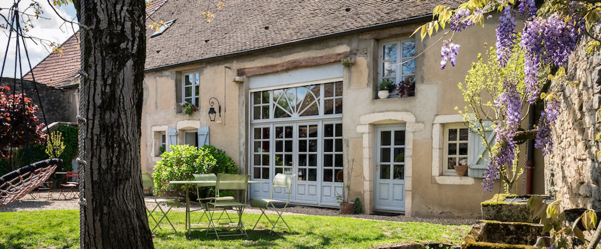 découvrez notre guide complet des prix pour rénover une longère et réalisez vos travaux en toute sérénité.