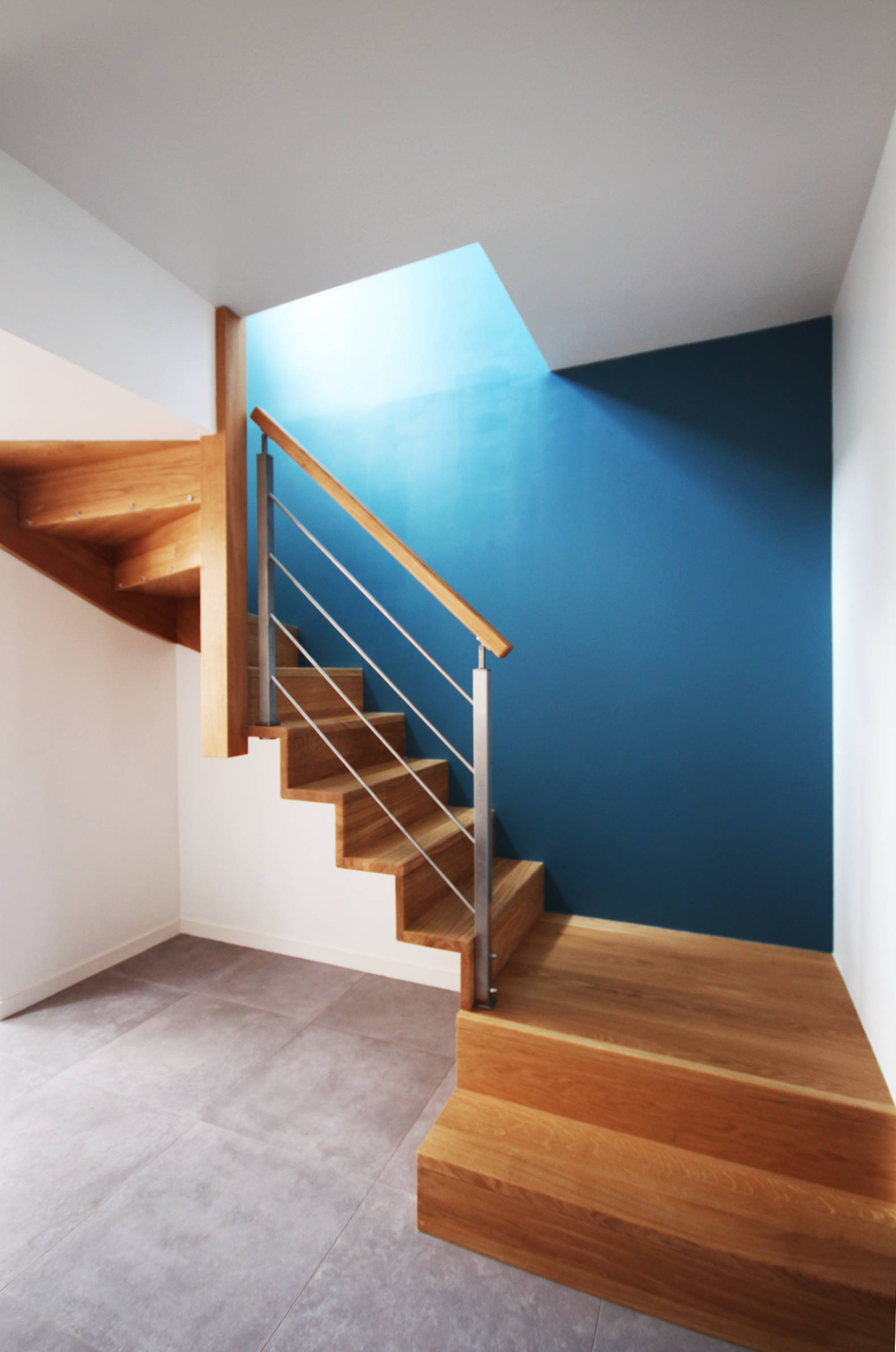 découvrez nos astuces clés pour rénover votre maison efficacement et à moindre coût. conseils pratiques pour réussir vos travaux de rénovation et valoriser votre habitat.