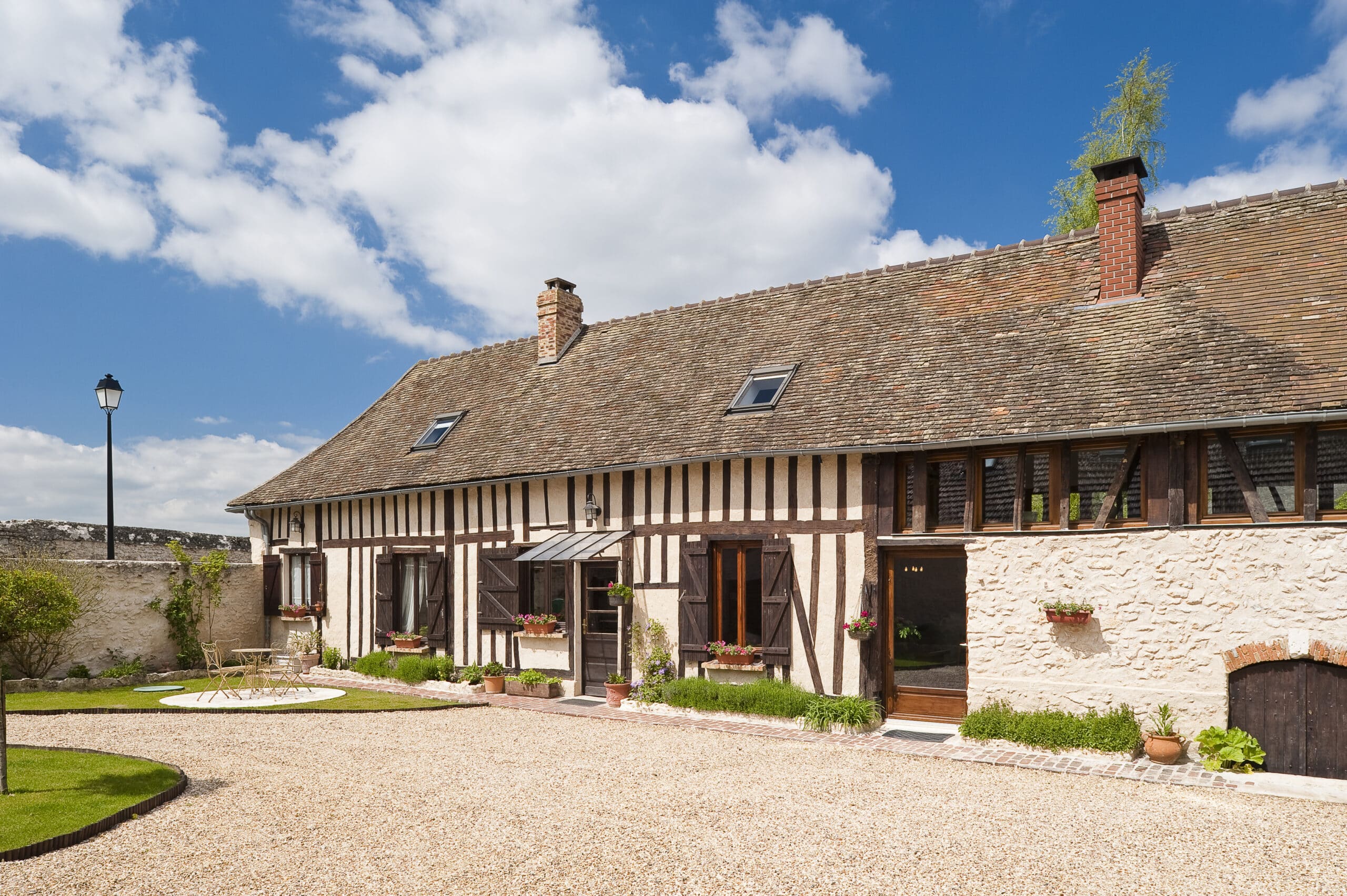 découvrez nos services professionnels pour rénover votre maison à boulogne-billancourt. expertise, qualité et satisfaction garanties pour tous vos projets de rénovation.