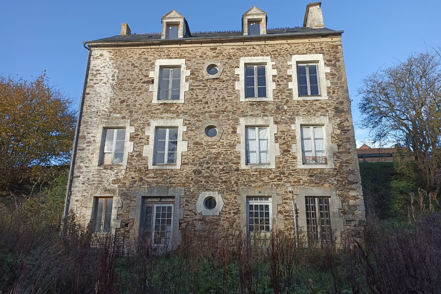 découvrez comment rénover pas cher en île-de-france avec nos conseils pratiques et astuces pour optimiser votre budget tout en améliorant votre habitat.