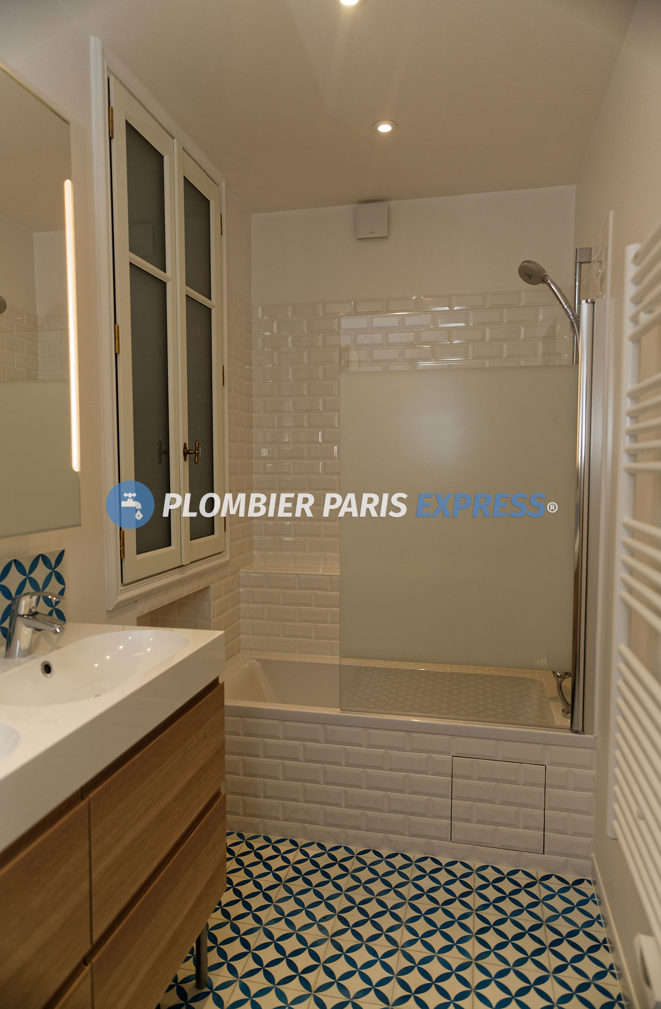 découvrez nos services professionnels pour rénover votre salle de bain à courbevoie. transformez votre espace avec des solutions modernes et personnalisées.