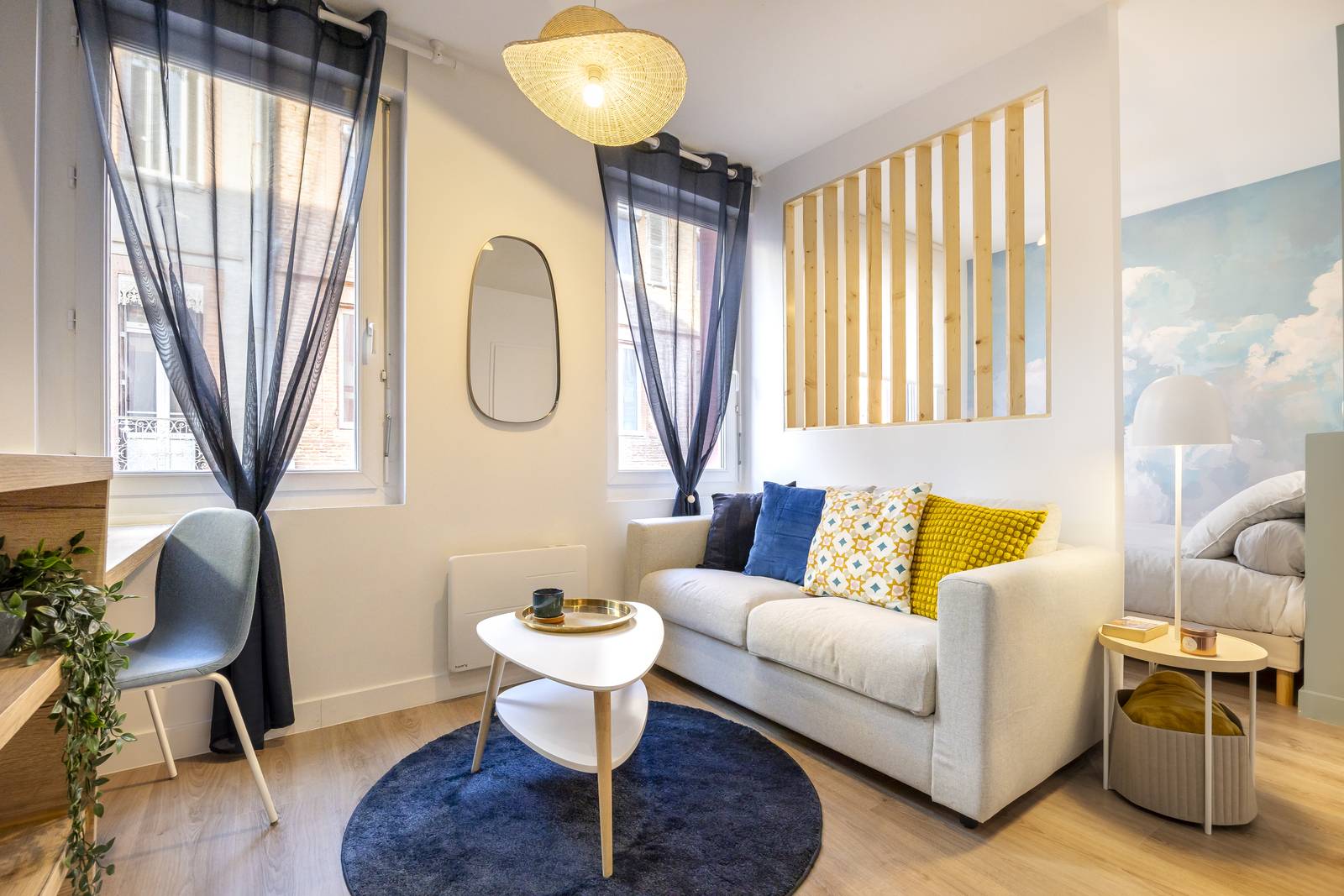 découvrez comment rénover un studio t1 moderne avec des astuces pratiques pour optimiser l'espace, choisir le bon mobilier et créer un intérieur design et fonctionnel.