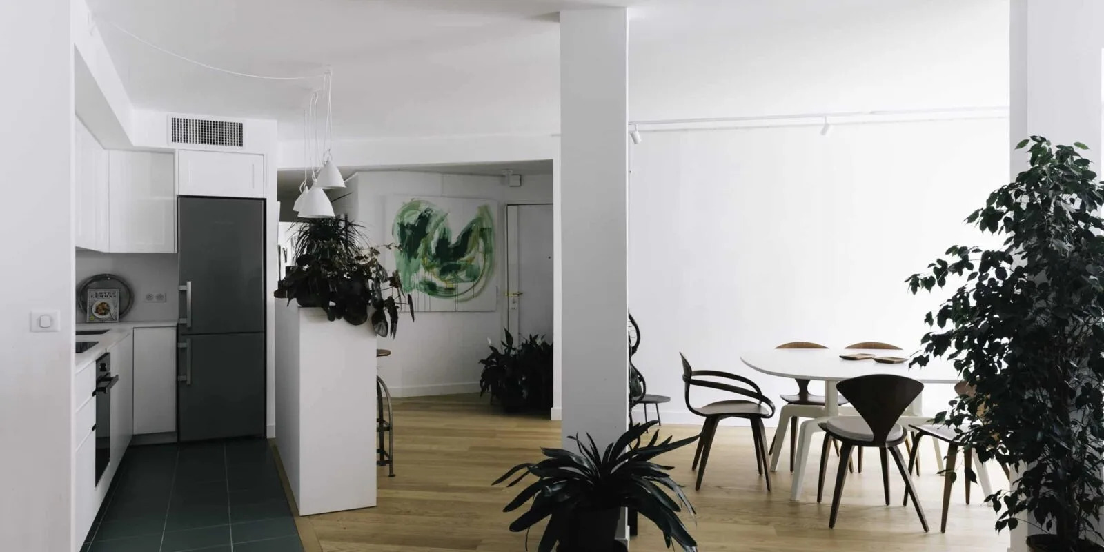 découvrez nos astuces pour rénover un appartement à paris et valoriser votre bien immobilier efficacement.