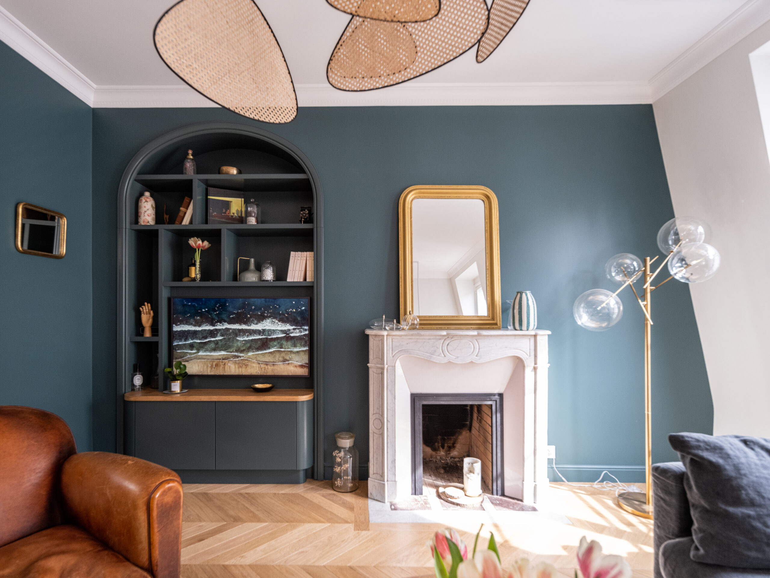 découvrez comment rénover un appartement haussmannien à paris en alliant charme ancien et modernité pour un intérieur élégant et fonctionnel.