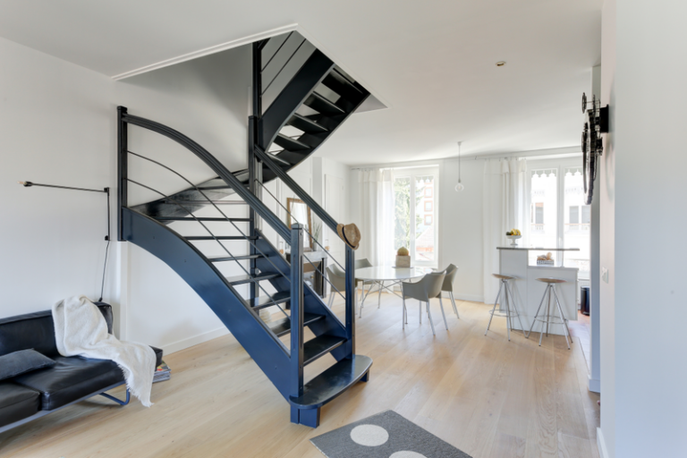 découvrez des astuces pratiques pour rénover un duplex efficacement, optimiser l'espace et valoriser votre logement.