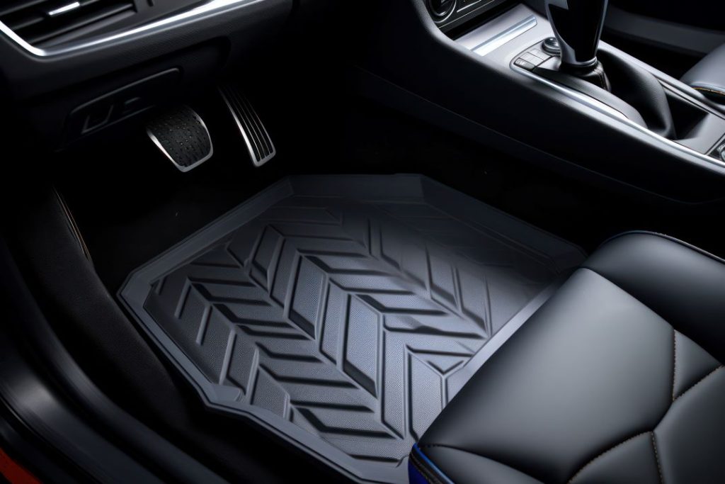 découvrez comment rénover votre voiture vous-même et réaliser des économies importantes grâce à nos conseils pratiques et faciles à suivre.