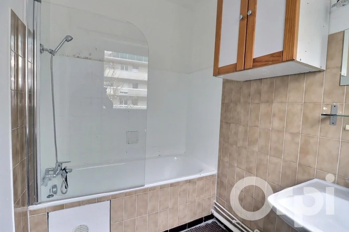 rénovez votre appartement dans le 19ème arrondissement de paris avec des experts en travaux de rénovation. qualité, délai respecté et conseils personnalisés pour un intérieur moderne et confortable.